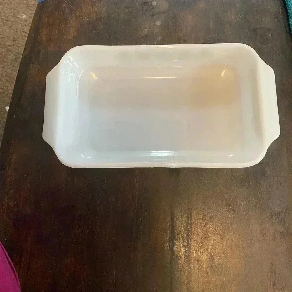 Fire King Green Meadow Pattern 432‎ Milk Glass 1.5 Qt Baking Casserole Dish